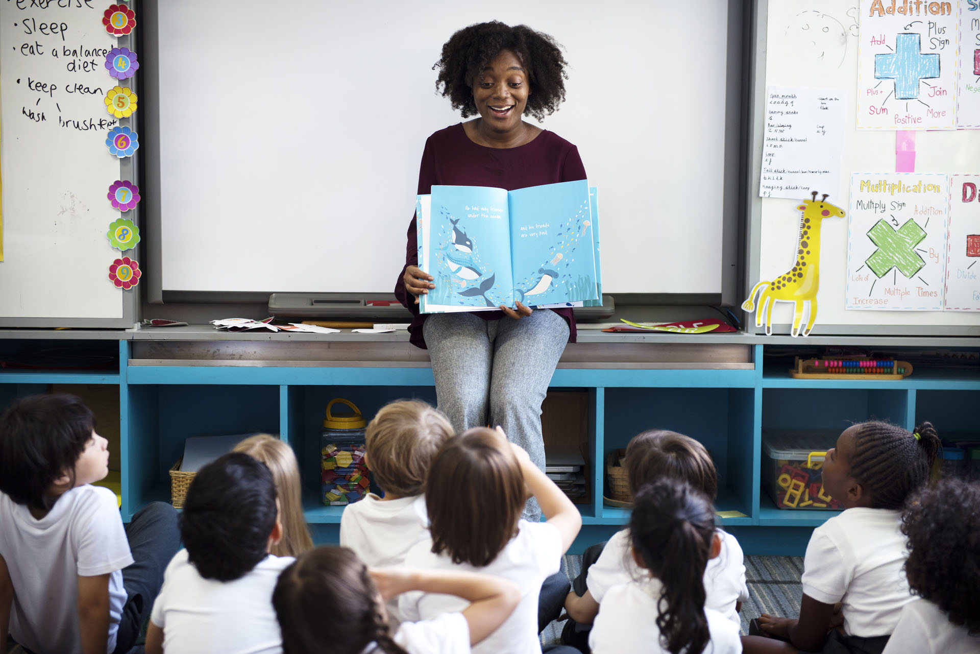 Reconversion professionnelle : Assistante maternelle ou Atsem, quelles  différences